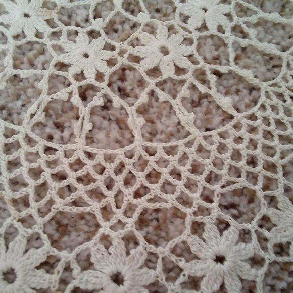 Vintage Crocheted Doily with Intricate Design - Picture 2 of 5